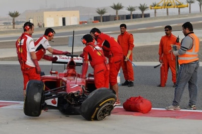 Φόρμουλα 1: Τράκαρε ο Ραϊκόνεν, πρώτη ξανά η Μερσέντες! (videos)