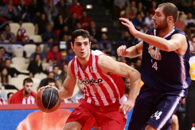 Ολυμπιακός: Το τρομερό κάρφωμα του Παπαπέτρου (video)