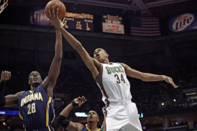 Ιντιάνα Πέισερς: Υπέταξαν τους Μπακς, οκτώ πόντους για Αντετοκούμπο (videos)