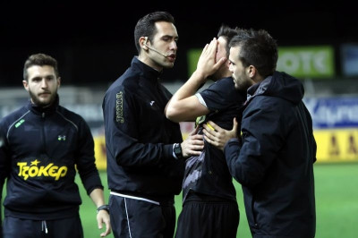 Μπακασέτας σε Μάνταλο: «Μας πήρες στο λαιμό σου» (photos)