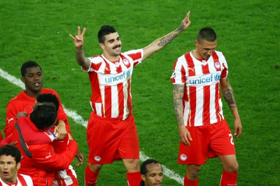 Ολυμπιακός: «Τρέλα» στο εξωτερικό με το μουστάκι του Μασάντο! (photos)