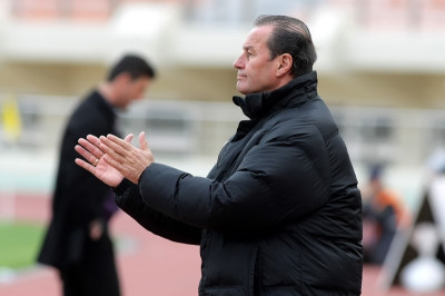 «Βολές» Στέφενς για παίκτες