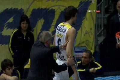 Φενέρ/Ούλκερ: Έξαλλος με Μπιέλιτσα ο Ομπράντοβιτς (video)