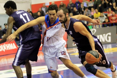 Καλαμπόκης: «Υπέρβαση για την παραμονή»