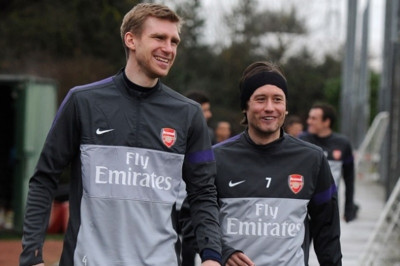 Άρσεναλ: Ανανέωσαν Μερτεσάκερ και Ροζίτσκι