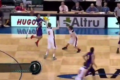 ΗΠΑ: Το πιο... τρελό buzzer beater (video)