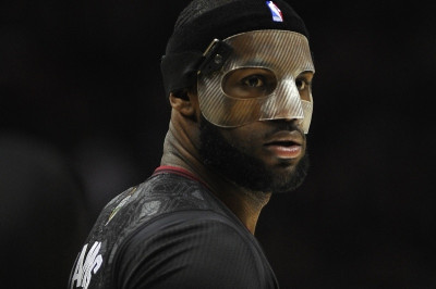 Μαϊάμι Χιτ: Τα… μανίκια έφταιγαν για Τζέιμς