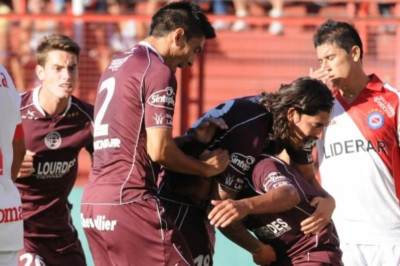 Αργεντινή: Βλέπει κορυφή η Λανούς (videos)