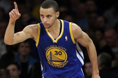 Γκόλντεν Στέιτ Ουόριορς: Με διάστρεμμα ο Κάρι
