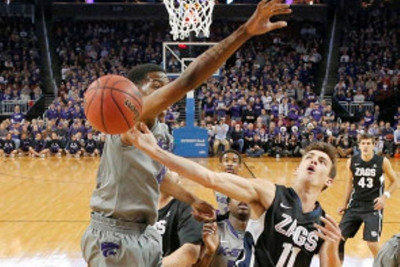 NCAA: Το απίστευτο μπλοκ του γιου του Τζον Στόκτον (video)