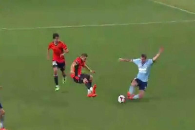 Αυστραλία: Απίστευτο θέατρο από αντίπαλο του Ντελ Πιέρο (video)