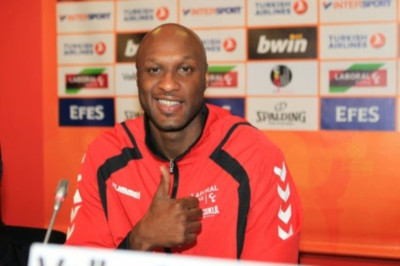 Λαμάρ Όντομ: Δύο μήνες μακριά από τα παρκέ