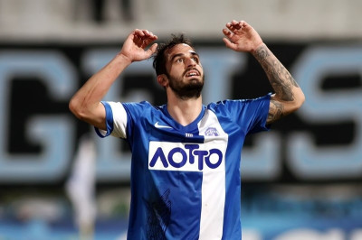 Νίκη Βόλου: Τρεις έξω, δυο μέσα