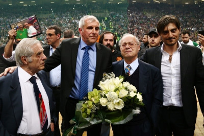 Η πράσινη σημαία μας ψηλά!