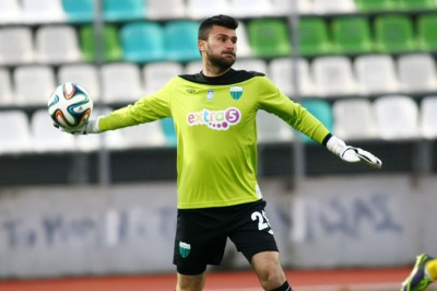 Στρατηλάτης: «Αδύναμο σημείο τα εκτός»