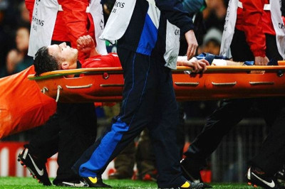 Μάντσεστερ Γιουνάιτεντ: Πλήγμα με Φαν Πέρσι