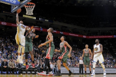 Γκόλντεν Στέιτ Ουόριορς: Παραλίγο να την πάθουν από Μπακς και Αντετοκούμπο (videos)