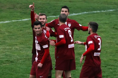 Μοιρασιά στο «Αλκαζάρ», Λάρισα – Οικονόμος 3-3