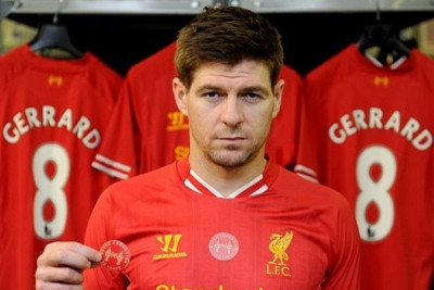 Λίβερπουλ: Μπαλώματα για τα θύματα του Χίλσμπορο (photos)