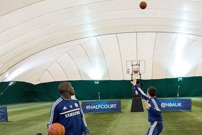 Τσέλσι: Καλάθια από το μισό γήπεδο! (photos+video)