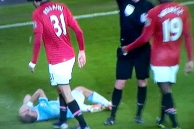 Μάντσεστερ Γιουνάιτεντ: Έφτυσε τον Ζαμπαλέτα ο Φελαϊνί (photos+videos)