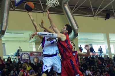 Πάνος: «Εξαιρετικό μπάσκετ ο Ολυμπιακός»