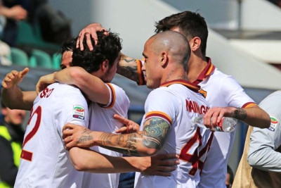 «Χτύπησε» νωρίς η Ρόμα, 2-0 τη Σασουόλο (videos)