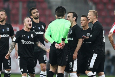 Ολυμπιακός – ΠΑΟΚ: Η ένταση μεταξύ των παικτών (video+photos)