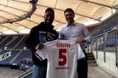 Αμβούργο: Αγόρασε Τζουρού