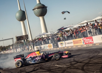 Ρεντ Μπουλ: Ο Κάρλος Σάινθ Τζούνιορ γκαζώνει στο Κουβέιτ! (video)