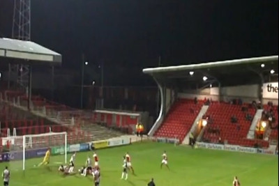 Αγγλία: Χάθηκε η μπάλα και το... γκολ! (video)