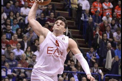 Αρμάνι Μιλάνο: Σοκ με Τζεντίλε