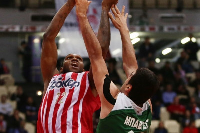 Ολυμπιακός: Σε… πτήση ο Σίμονς (video)