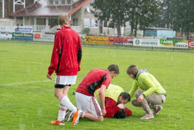 Αυστρία: Κεραυνός «χτύπησε» σε ποδοσφαιρικό αγώνα (photos)