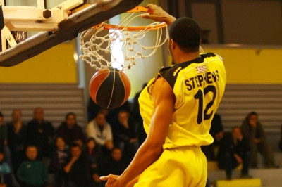 Εφές Αναντολού: Πήρε Στέφενς