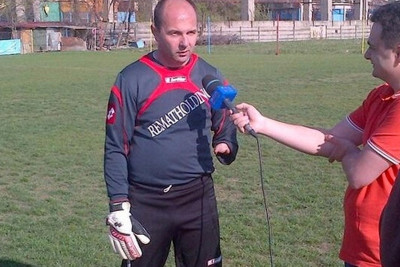 Ρουμανία: Τερματοφύλακας με ένα χέρι! (videos)