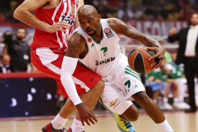 Κάρι: «Μπορούμε να νικήσουμε κάθε ομάδα»