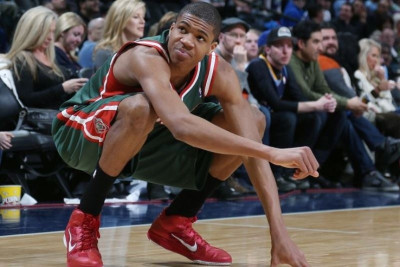 Γιάννης Αντετοκούνμπο: Η νέα απίστευτη τάπα στο ΝΒΑ (video)