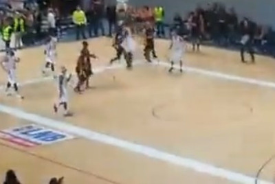 Γαλλία: Συμπαίκτης Έλληνα με το buzzer beater της χρονιάς (videos)
