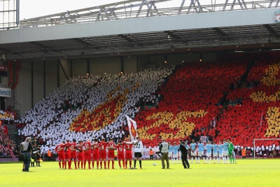 Λίβερπουλ: Η «χωρογραφία» για το Χίλσμπορο (photos+videos)