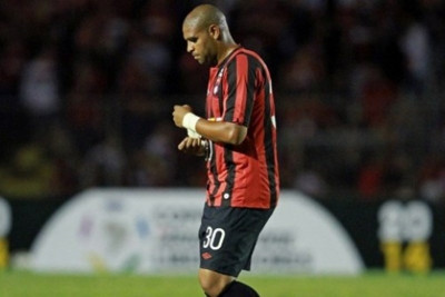 Βραζιλία: Το πάρτι που... έκαψε τον Αντριάνο! (video)