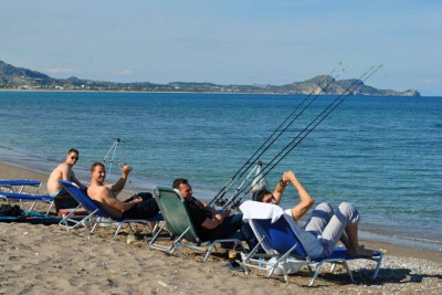 Κολοσσός Ρόδου: Ξέρουν και από ψάρεμα και από τζάμια! (photos)