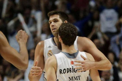 Ευρωλίγκα: Ανίκητη η Ρεάλ, άπιαστος ο Παπανικολάου (video)