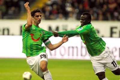 Ξέφυγε το Αννόβερο, 3-2 την Άιντραχτ
