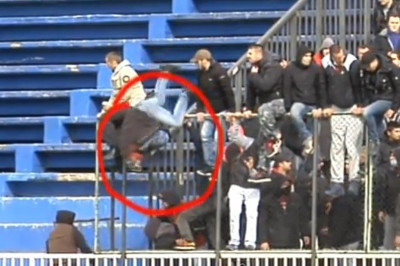 Σερβία: Οπαδός του Ερυθρού Αστέρα έπεσε στο κενό! (videos)