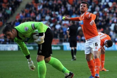 Αγγλία: Μανταρίνια και μπάλες του τένις στην ομάδα του Βέλλιου! (photos+video)