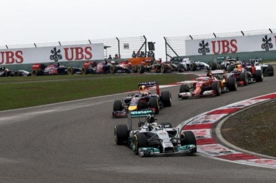 Formula 1: Πέταγε… φλόγες στην Κίνα ο Χάμιλτον!