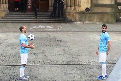 Μάντσεστερ Σίτι: Στους δρόμους οι Ζαμπαλέτα και Νεγρέδο (video)