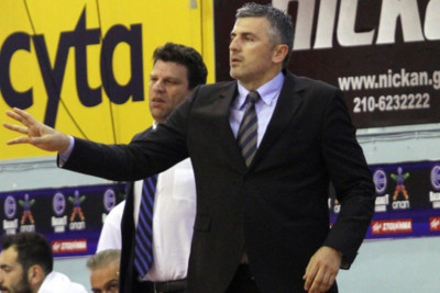 Ρακιντζής: «Θέλουμε πλέι οφ»