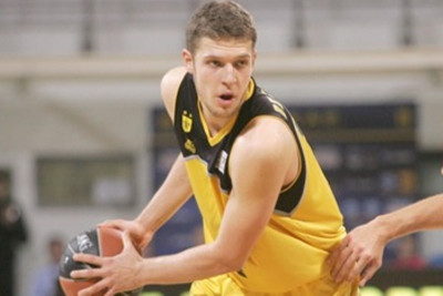 Άρης: Διάστρεμμα ο Βεζένκοφ